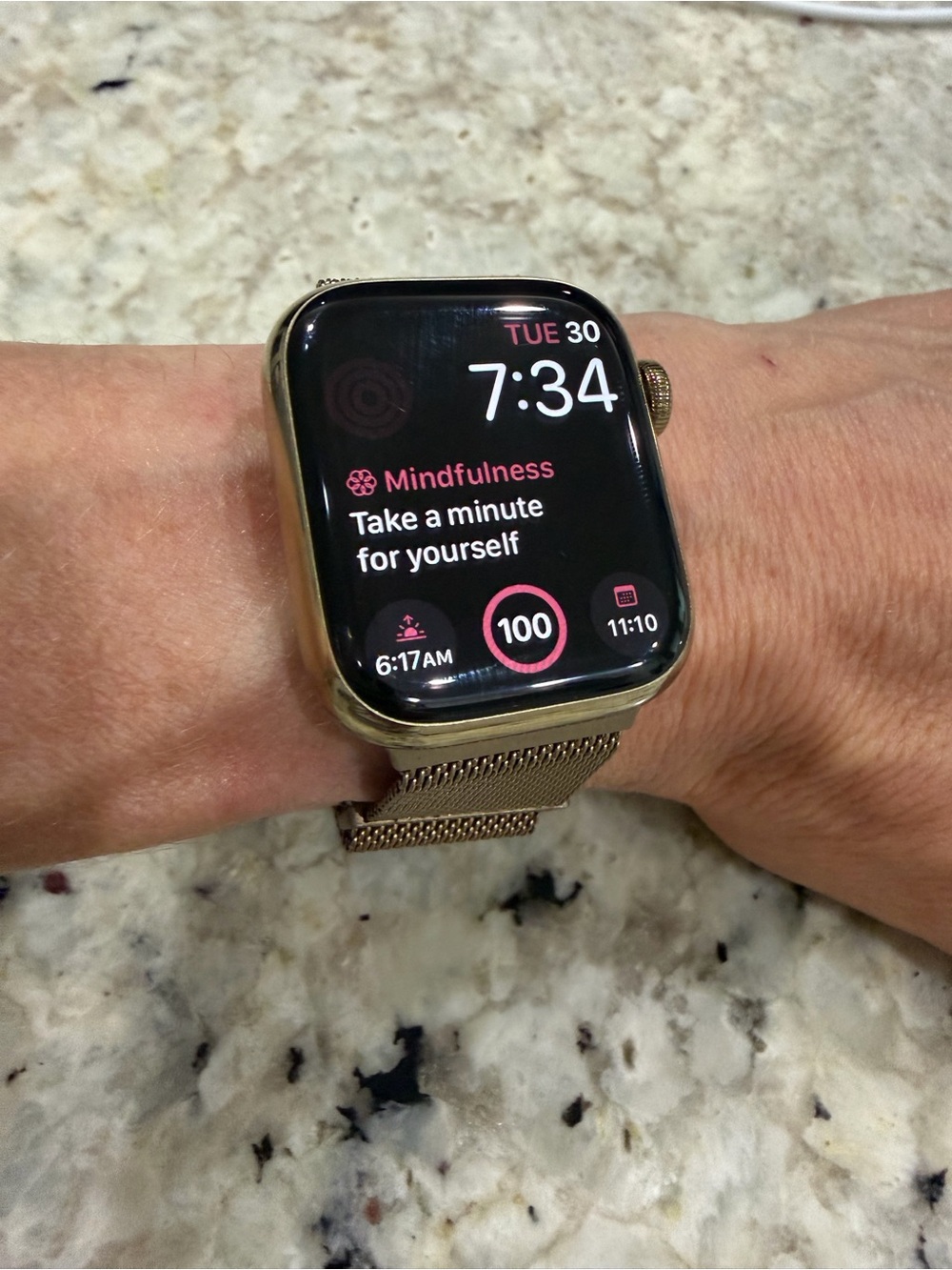 Apple Watch Series 8 - Picture 2 of 2